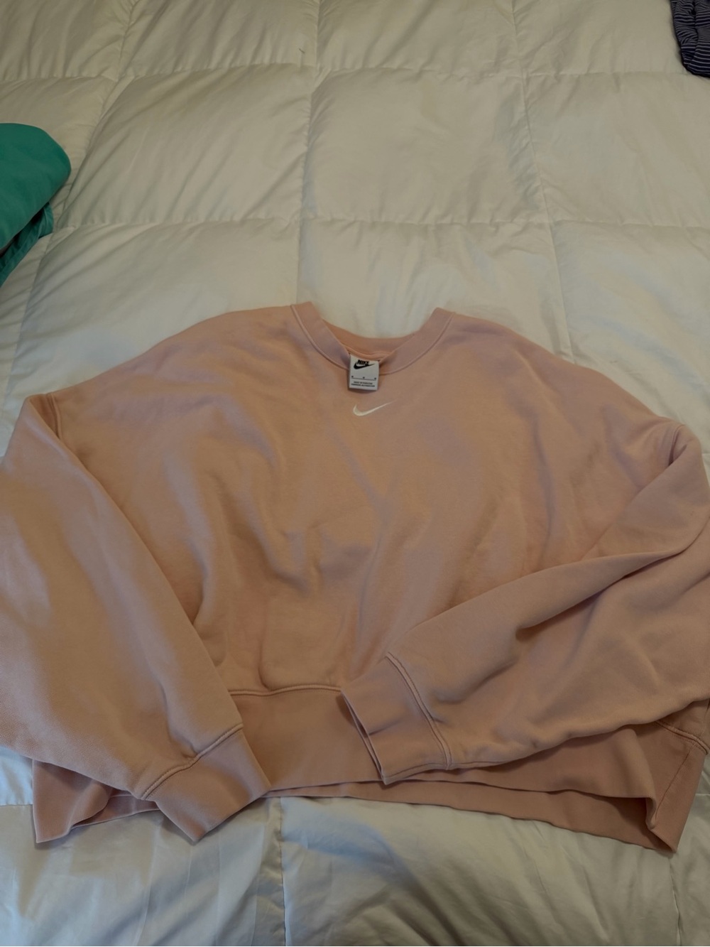 Women’s Nike Shorts and Sweatshirt Bundle Size Medium - Picture 12 of 12